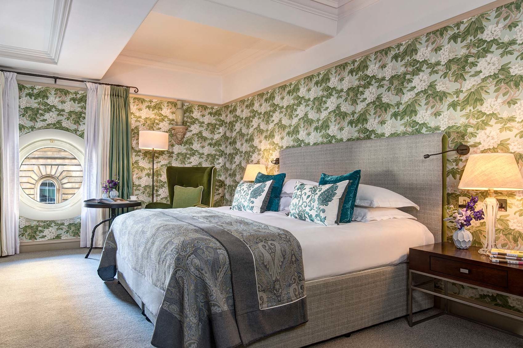 Hospitality& Leisure